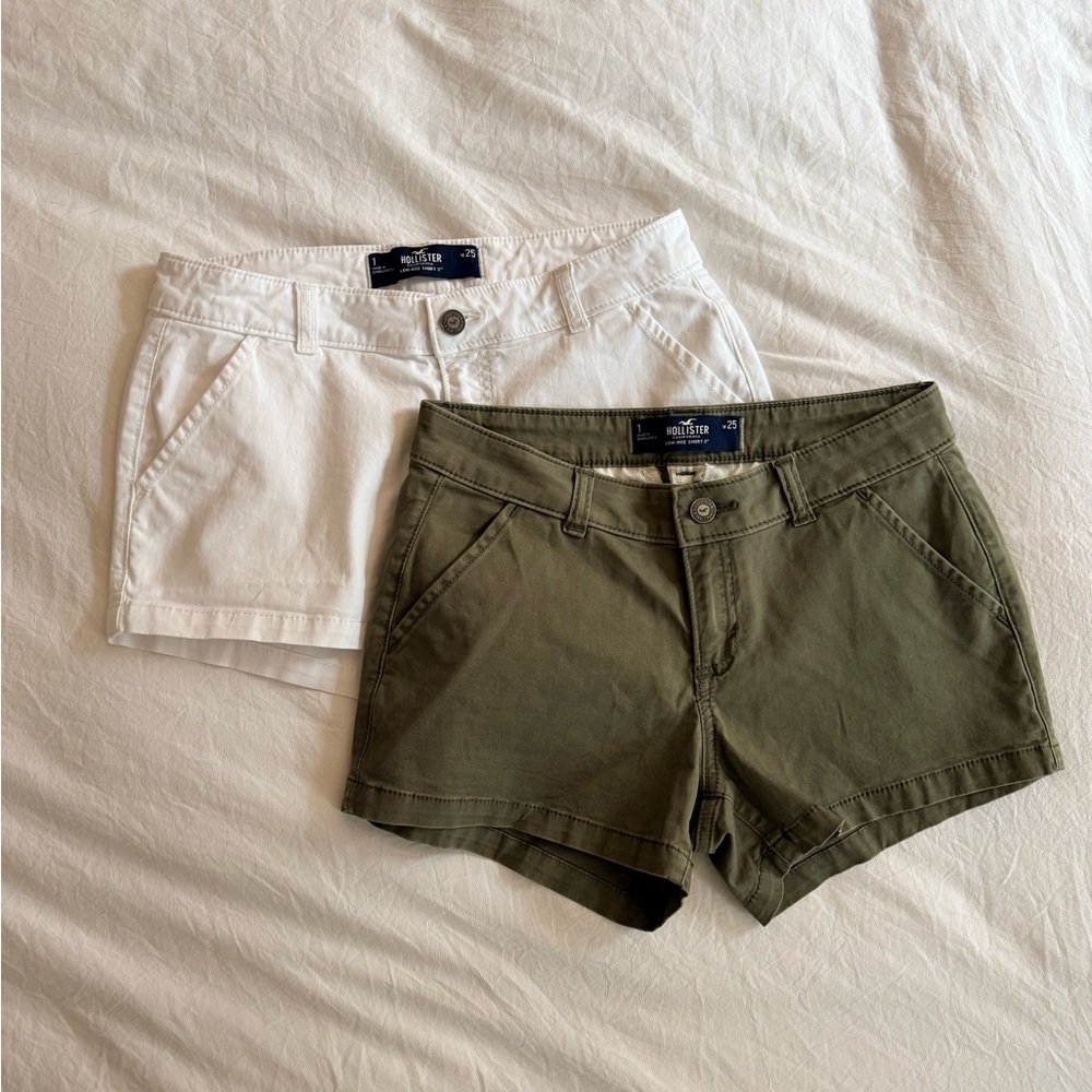 🍀 Hollister Women's Cargo Shorts in White and Olive